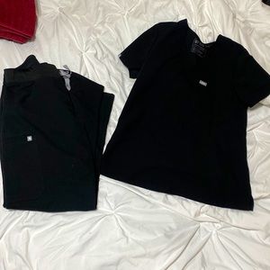 Figs black scrub set